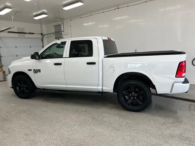 Ram 1500 Classic 2022 - Thumbnail 2