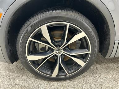 Volkswagen Tiguan 2022 - Thumbnail 2