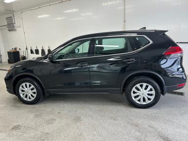 Nissan Rogue 2017 - Thumbnail 2