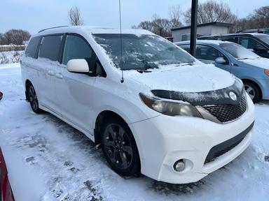 Toyota Sienna 2012 - Thumbnail 3