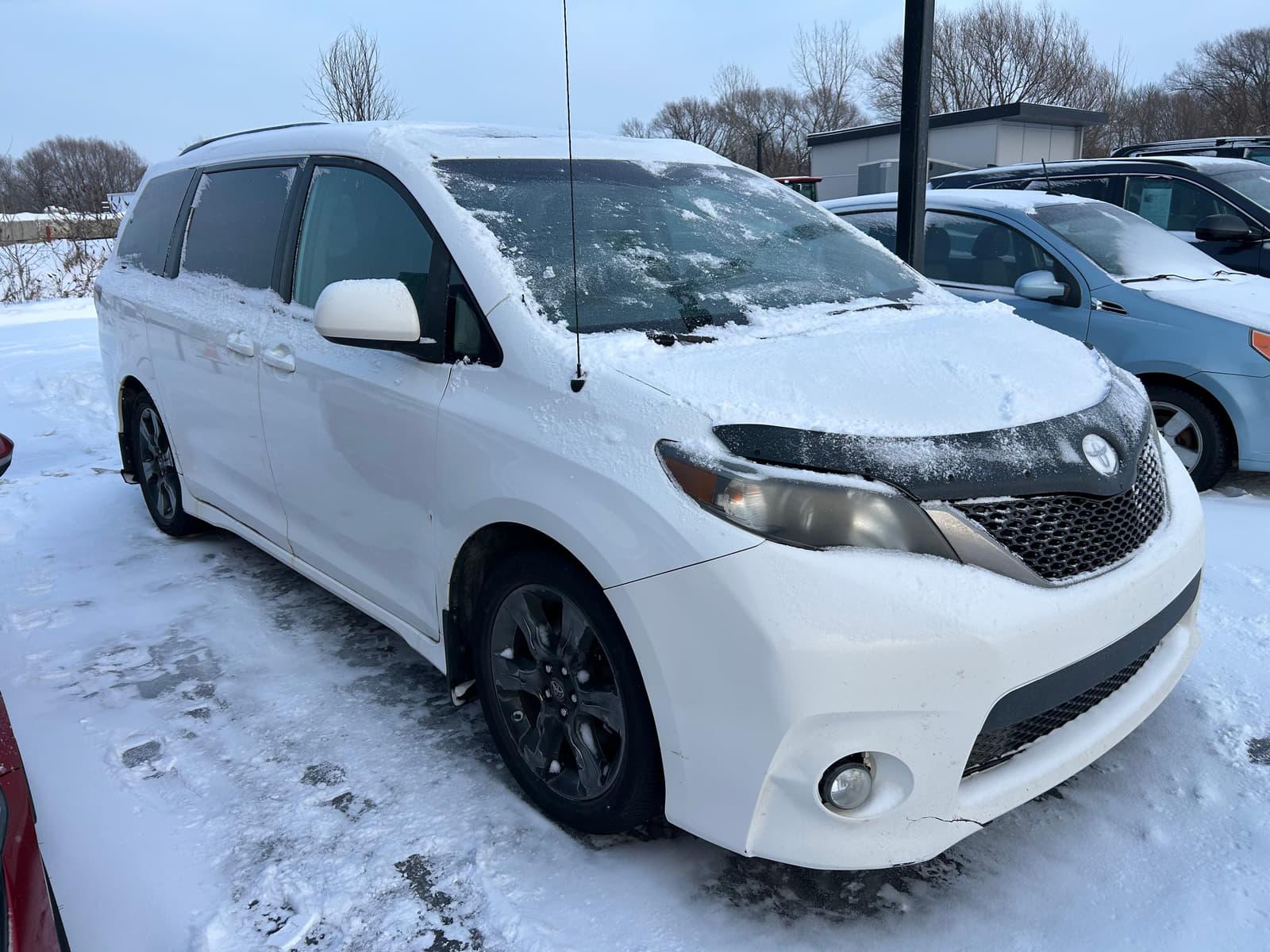 Toyota Sienna 2012 - Image 3