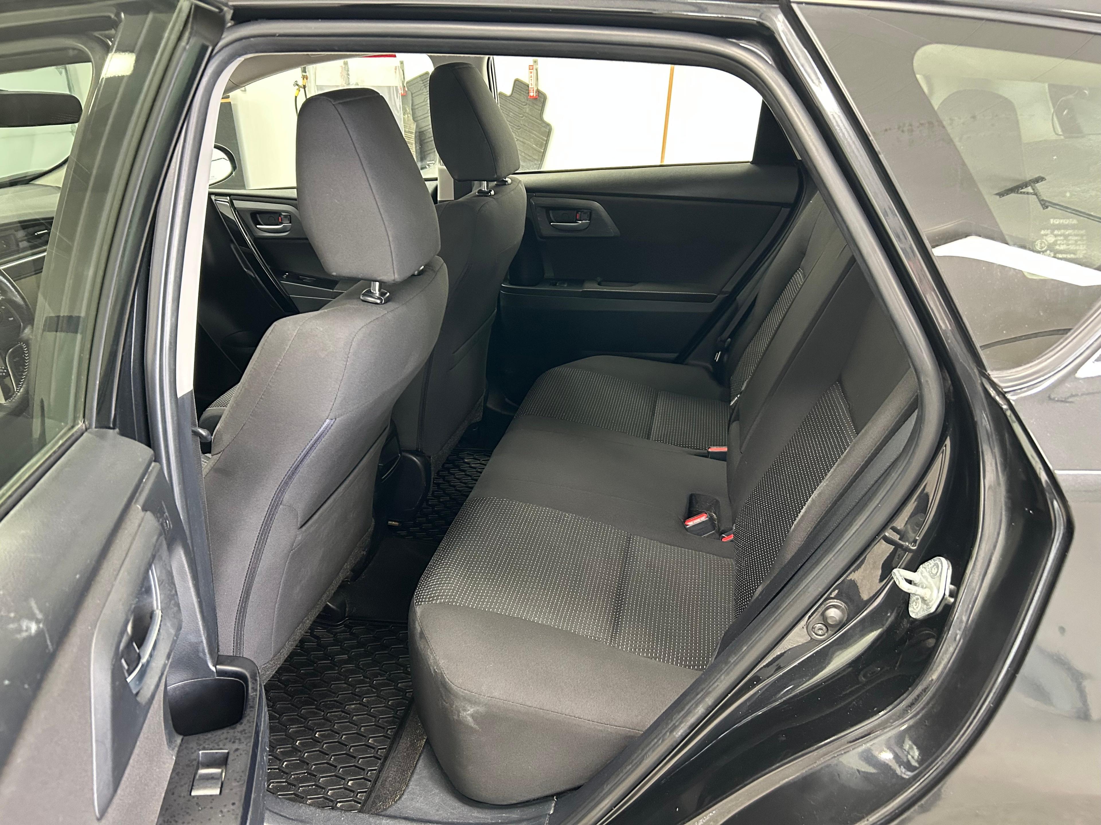 Scion iM 2016 - Image 7