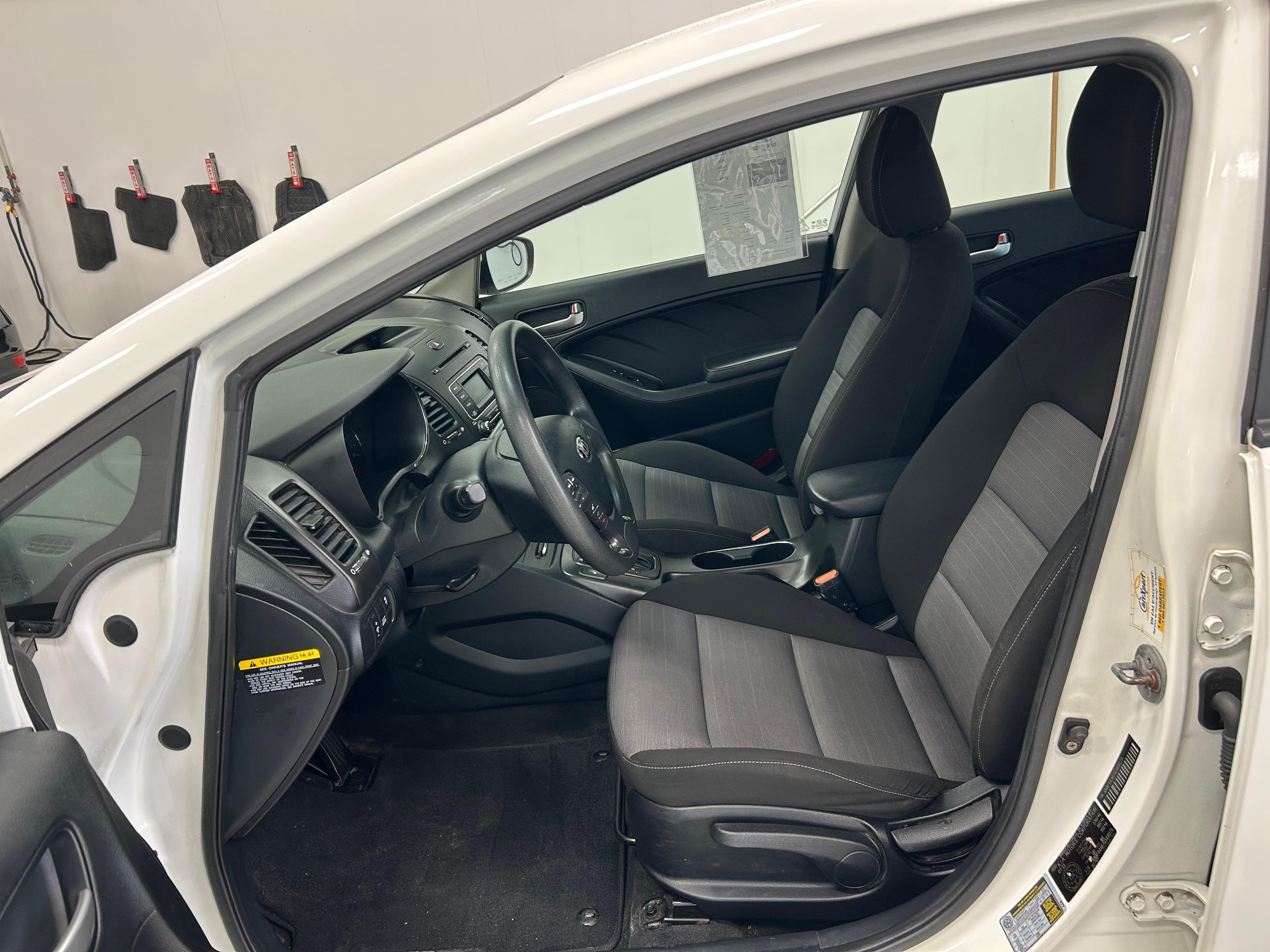 Kia Forte 2016 - Image 9