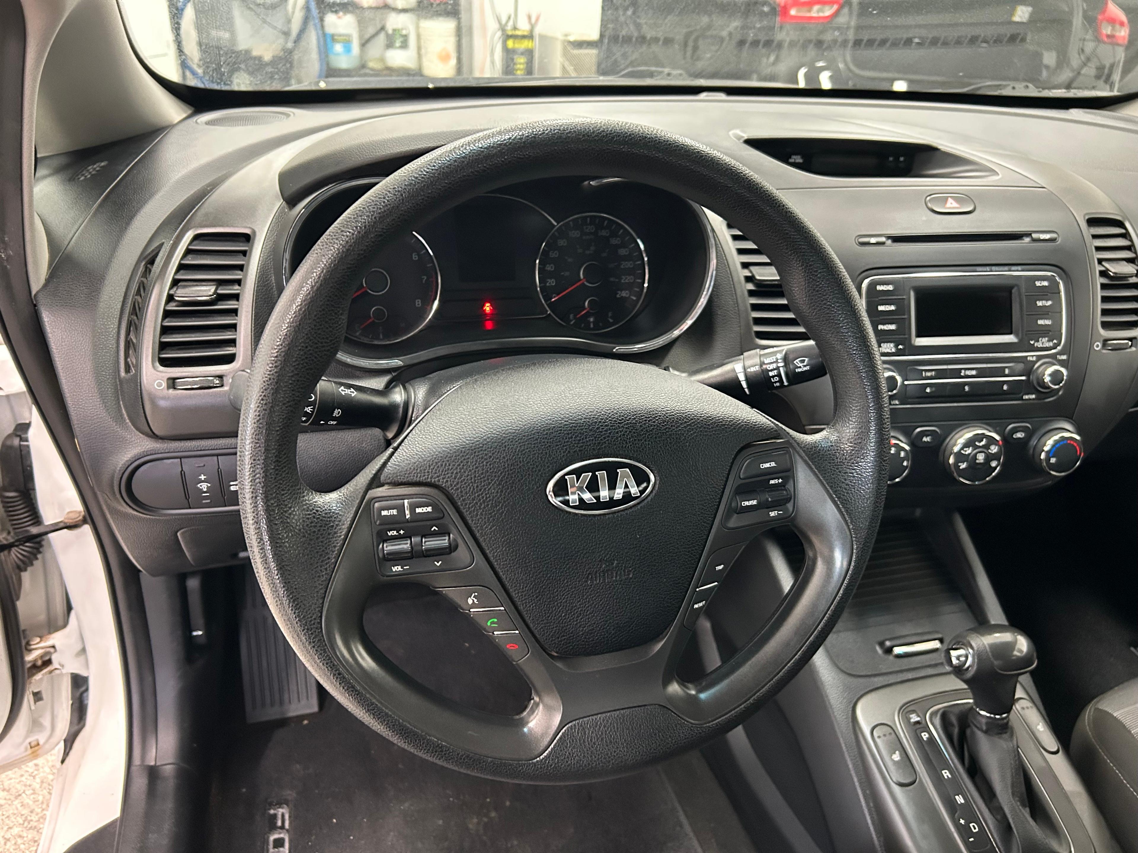 Kia Forte 2016 - Image 10