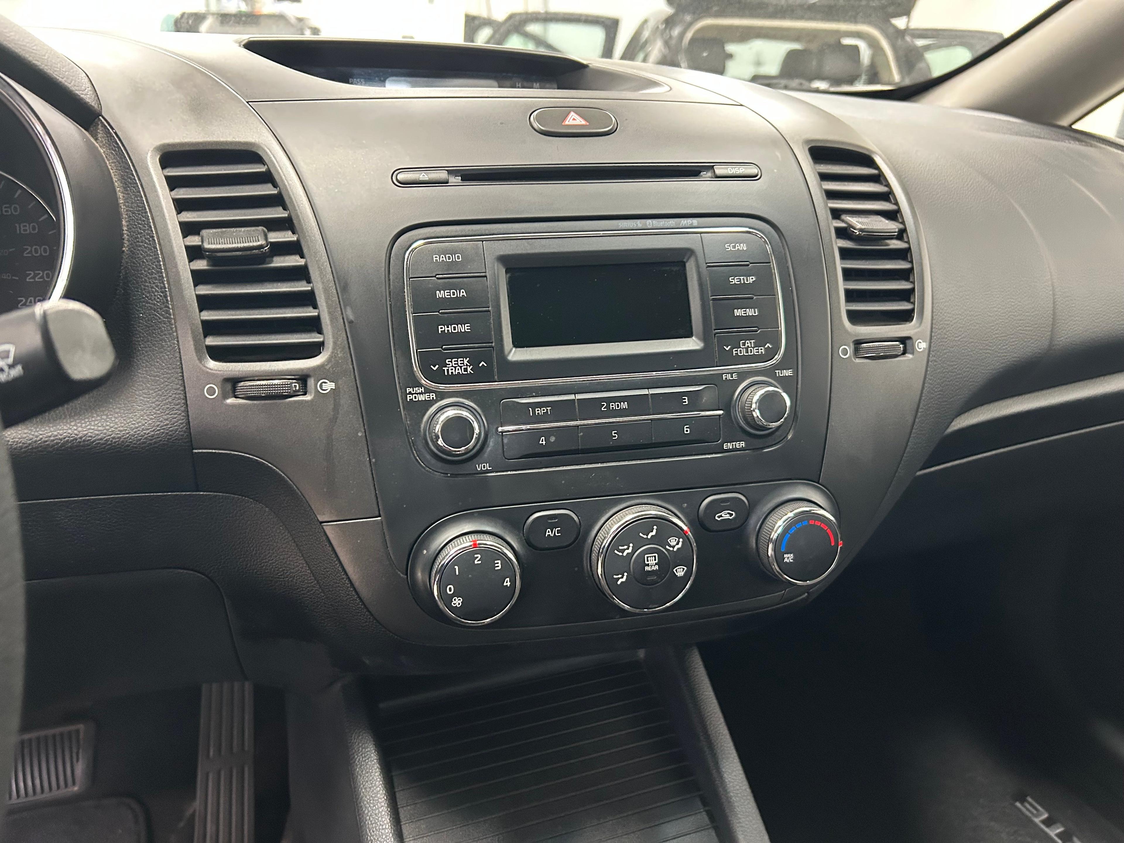 Kia Forte 2016 - Image 11