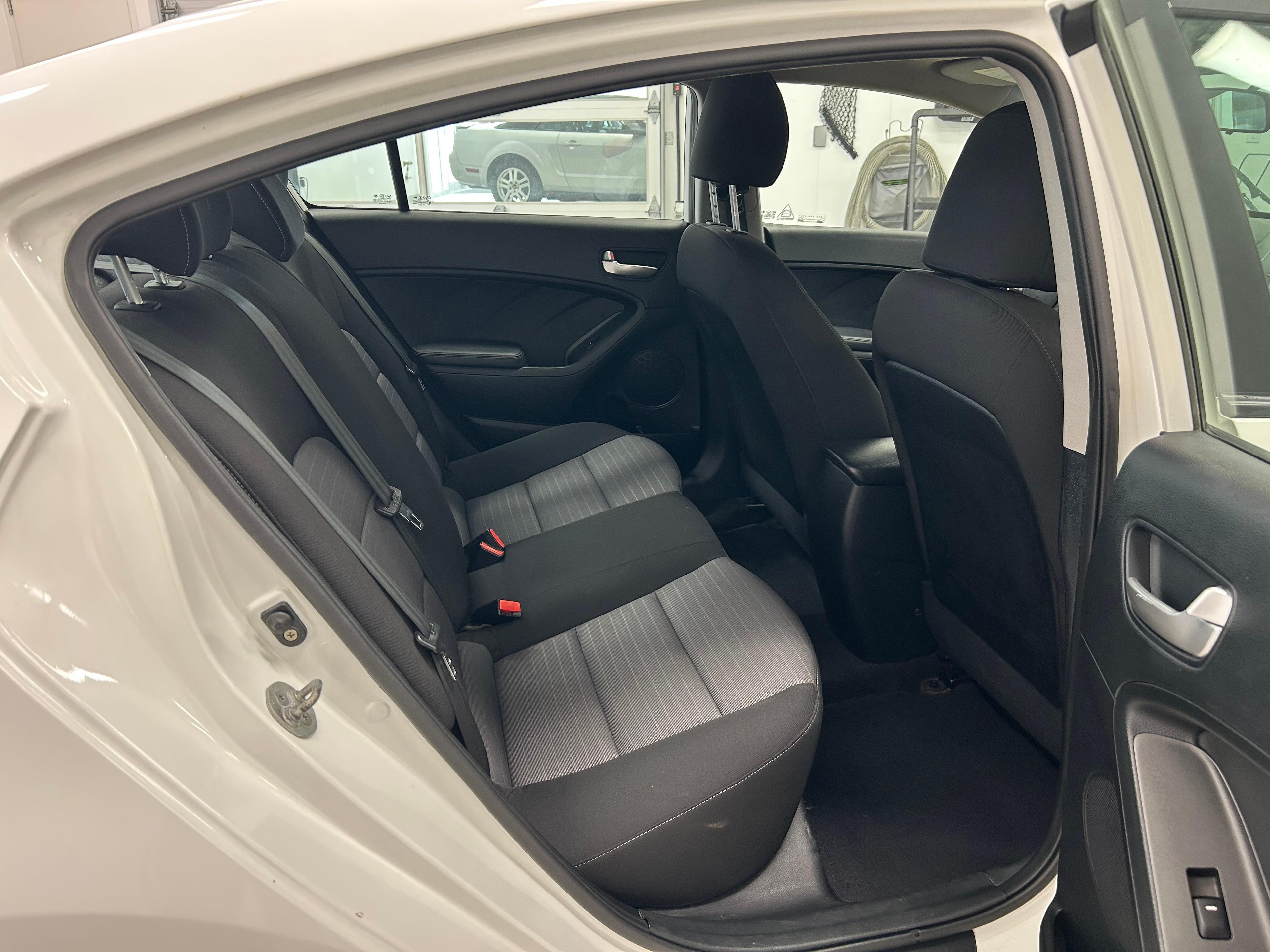 Kia Forte 2016 - Image 15