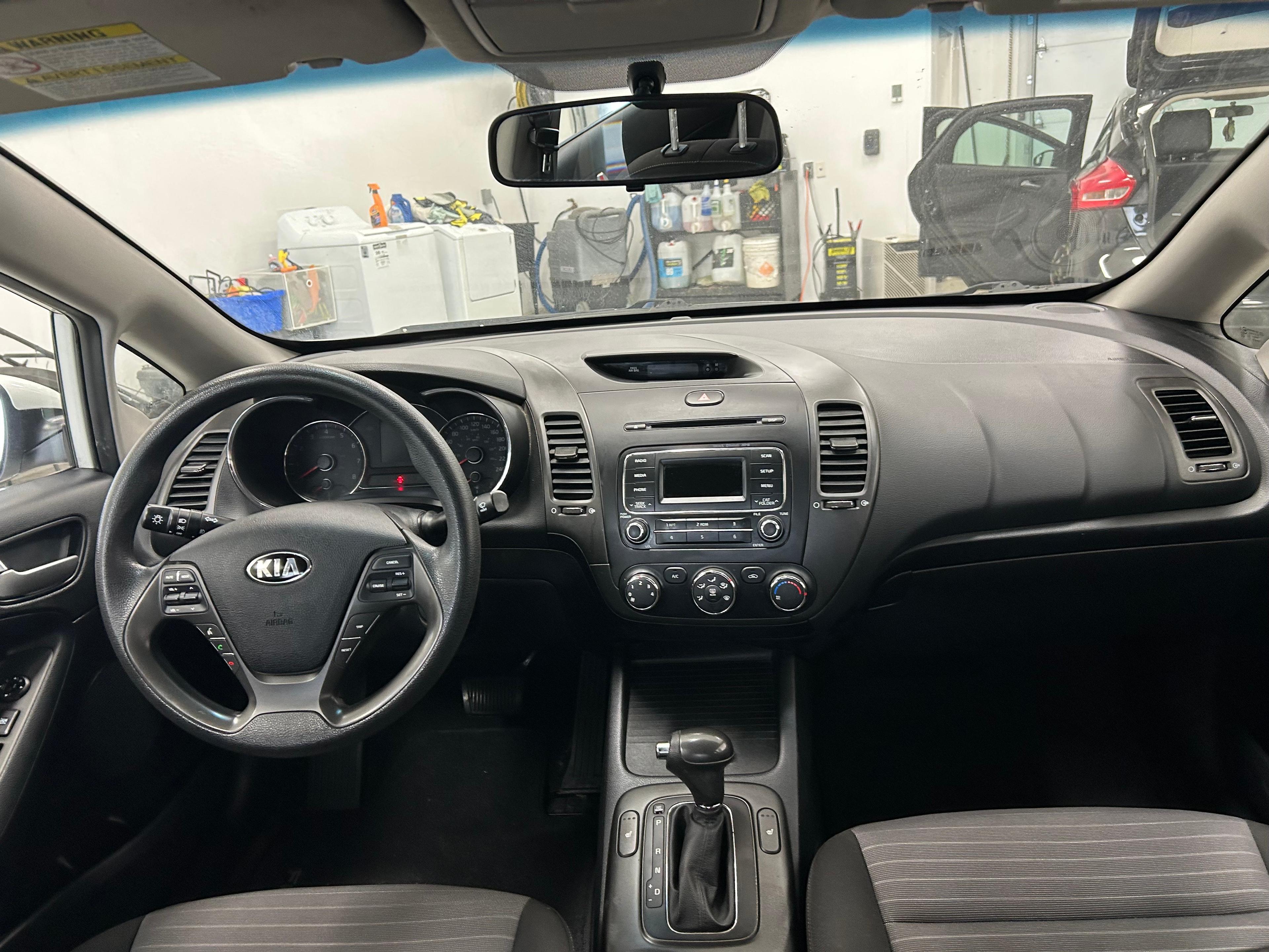 Kia Forte 2016 - Image 16