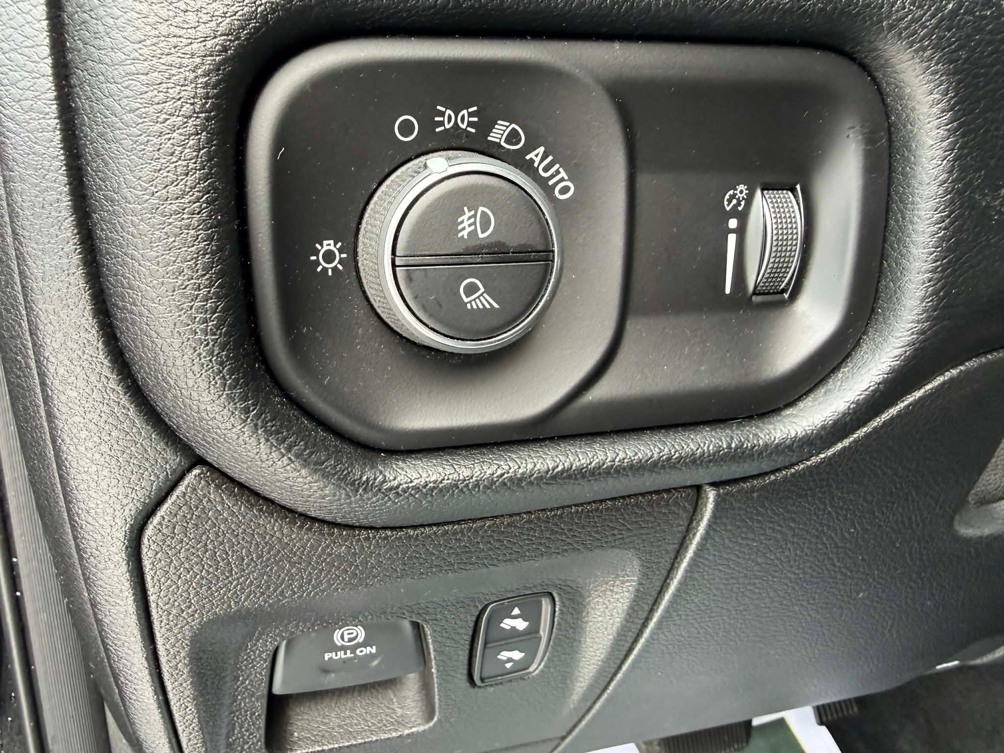 Ram 1500 2020 - Image 17