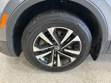 Volkswagen Tiguan 2023 - Thumbnail 2