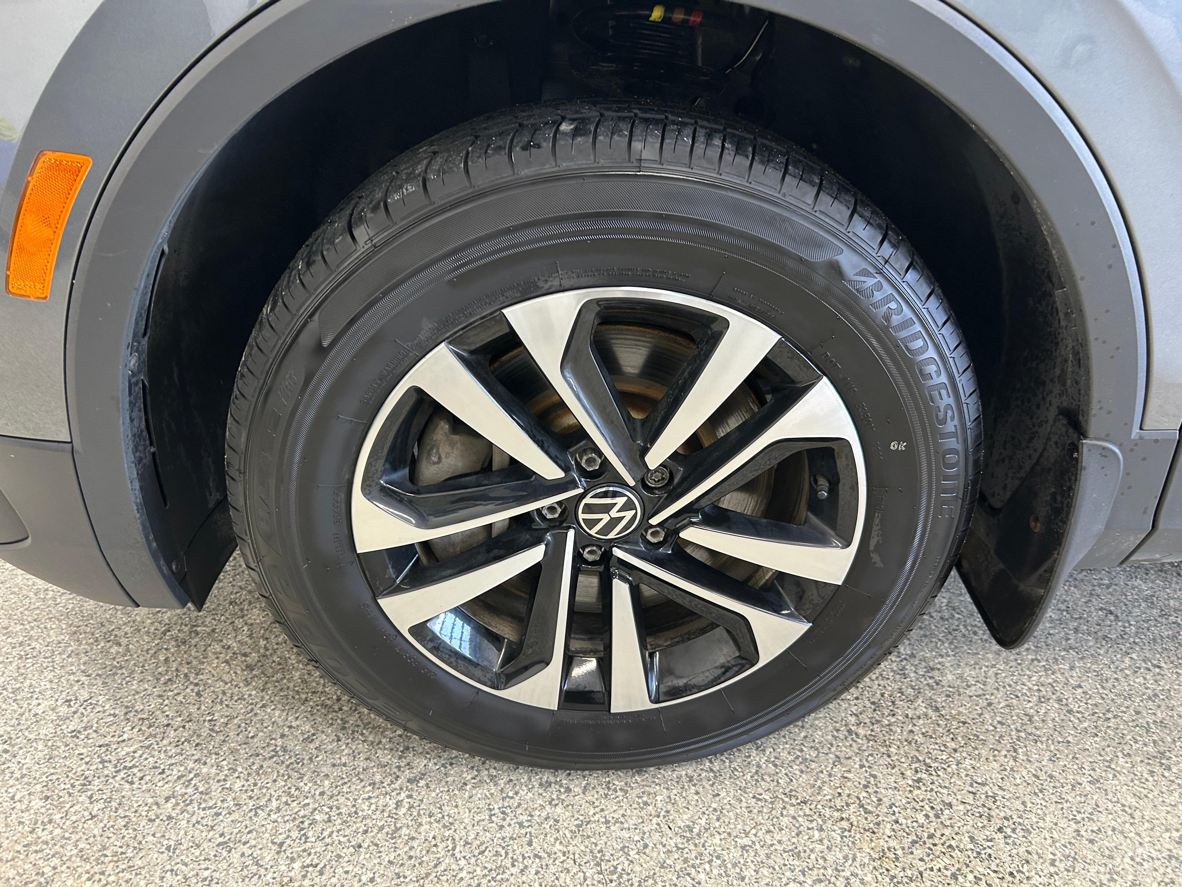 Volkswagen Tiguan 2023 - Image 2