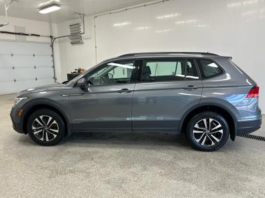 Volkswagen Tiguan 2023 - Thumbnail 3