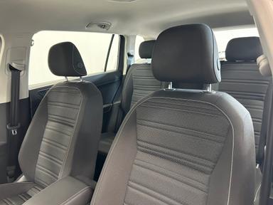 Volkswagen Tiguan 2023 - Thumbnail 9