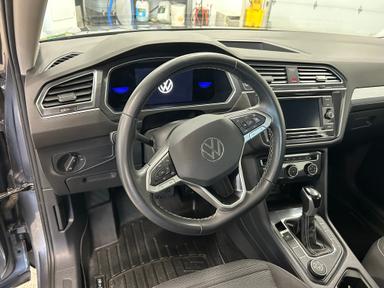 Volkswagen Tiguan 2023 - Thumbnail 10