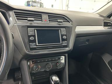 Volkswagen Tiguan 2023 - Thumbnail 11