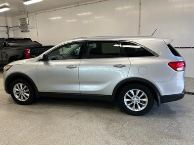 Kia Sorento 2017 - Thumbnail 3