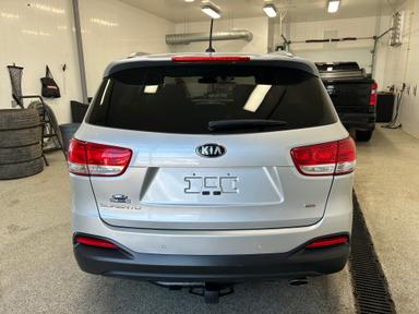 Kia Sorento 2017 - Thumbnail 5