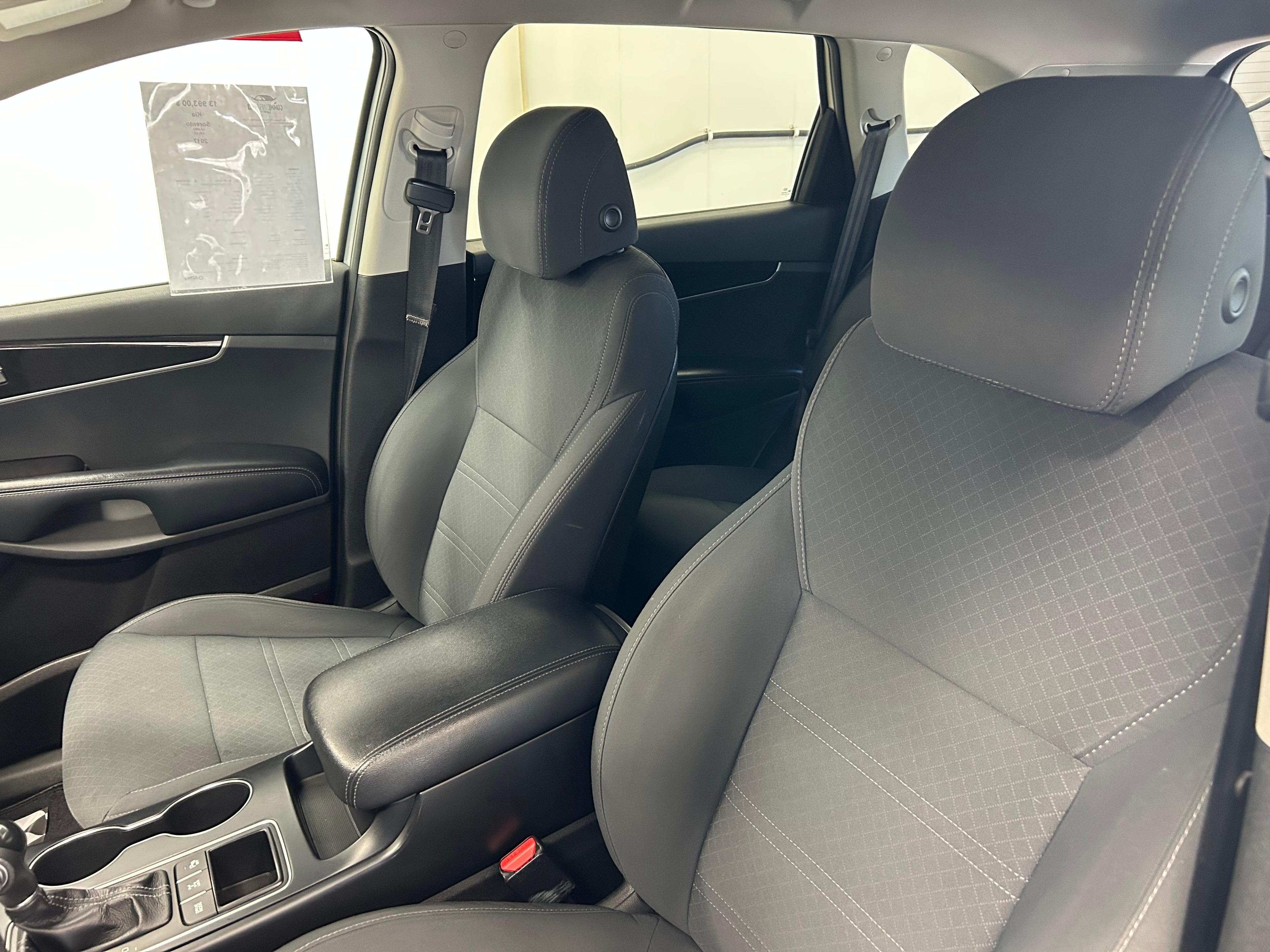 Kia Sorento 2017 - Image 10