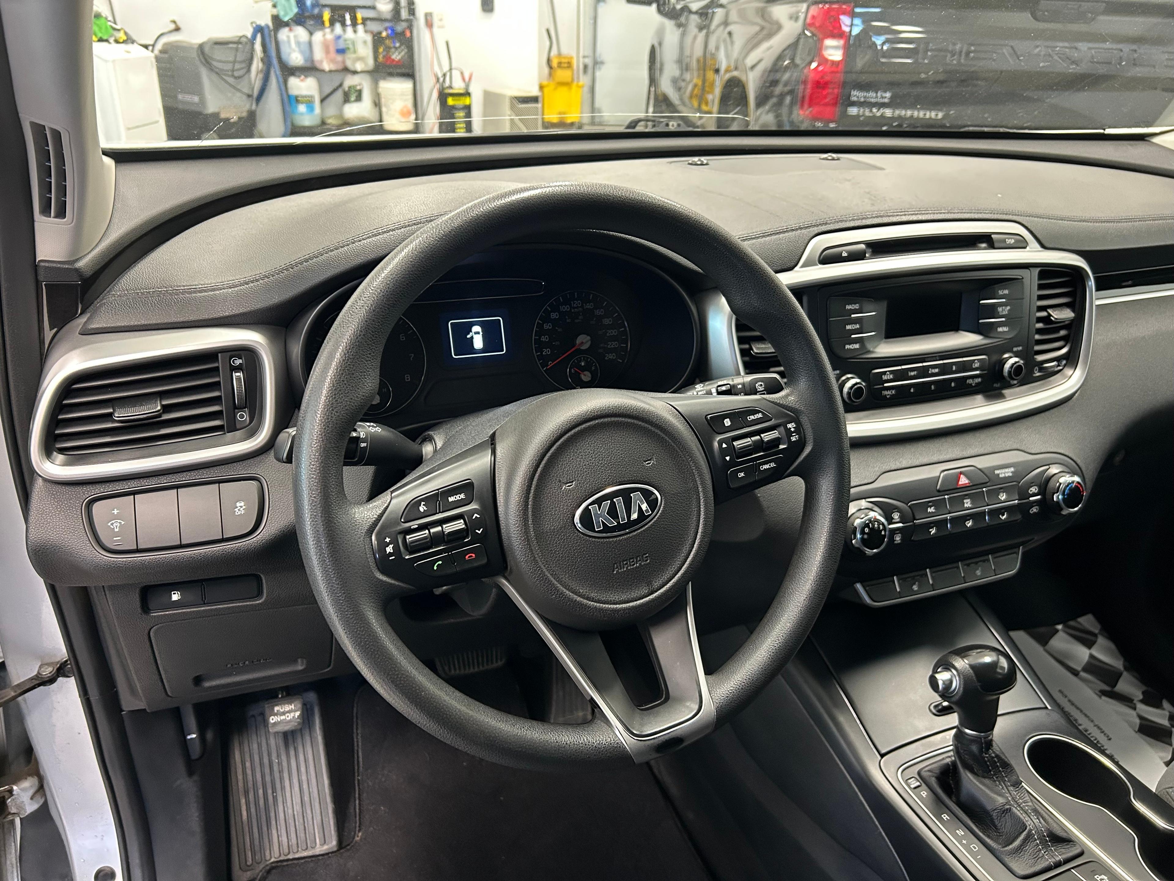 Kia Sorento 2017 - Image 11