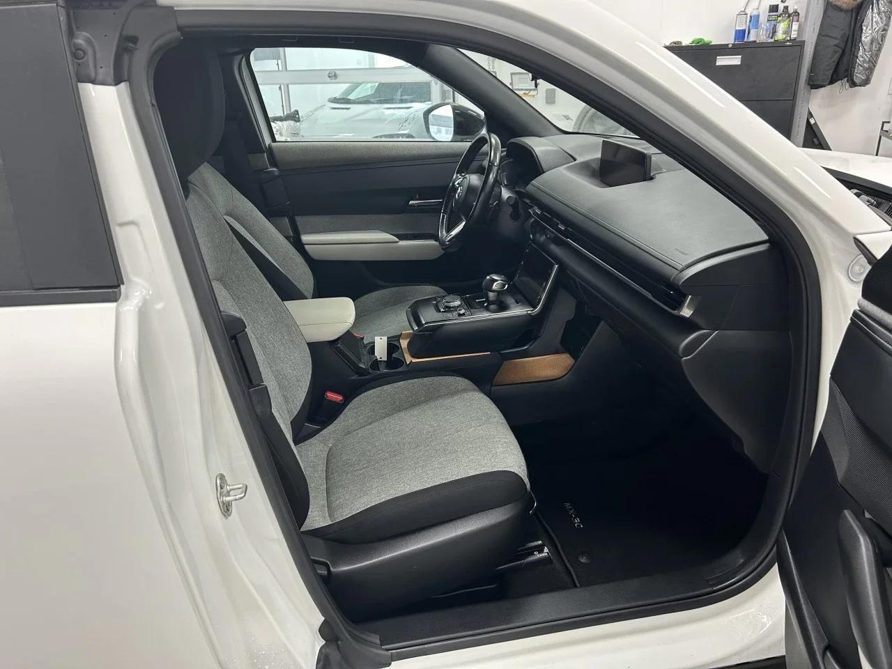 Mazda MX-30 2022 - Image 10