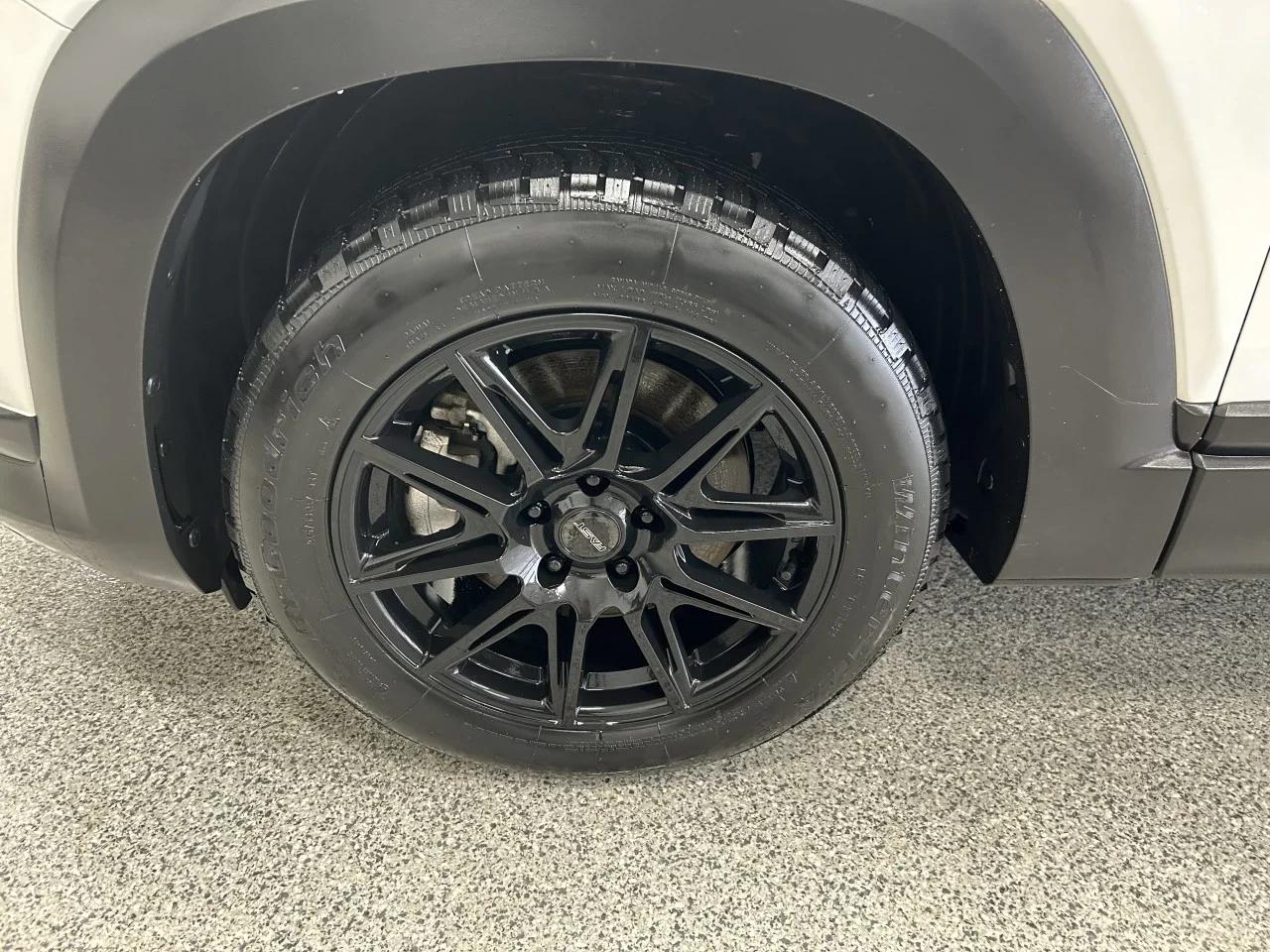 Mazda MX-30 2022 - Image 11