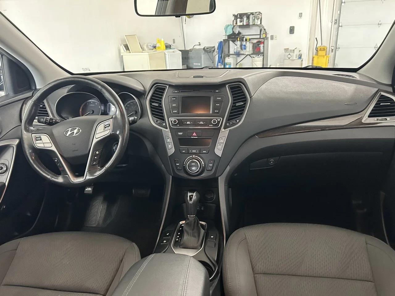 Hyundai Santa Fe 2017 - Image 8