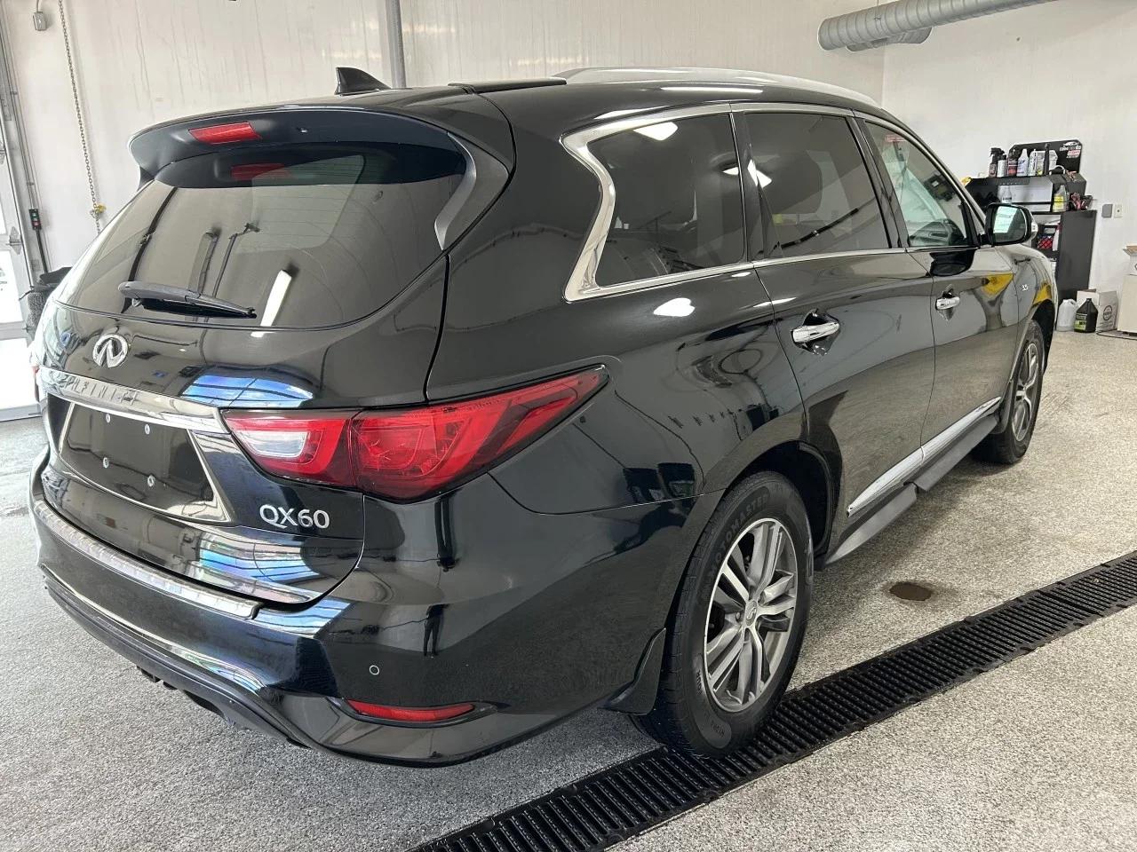 Infiniti QX60 2017 - Image 9