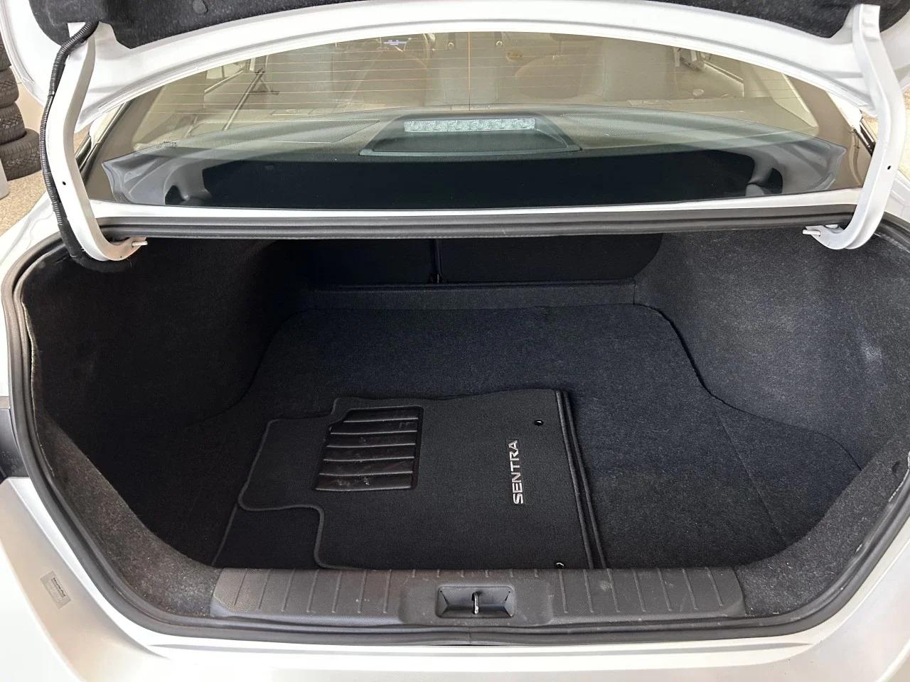 Nissan Sentra 2020 - Image 6