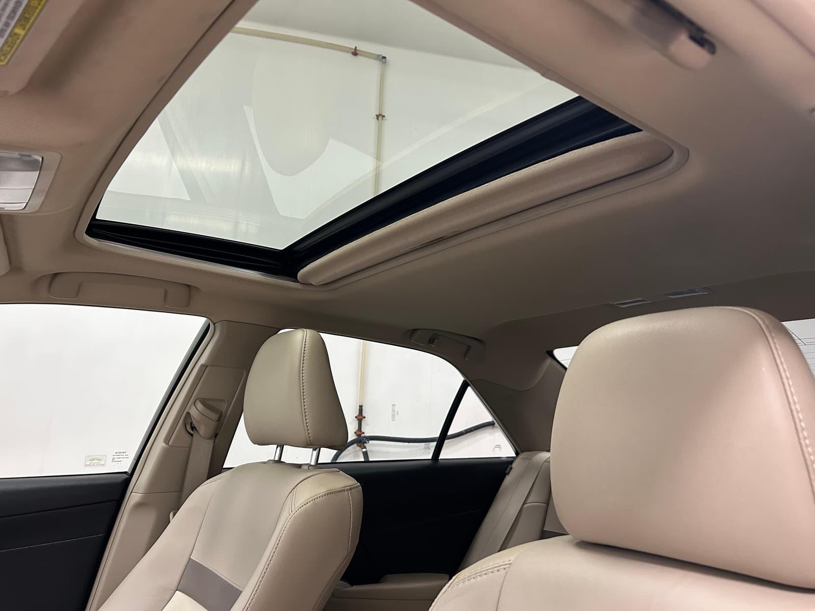 Toyota Camry 2013 - Image 10