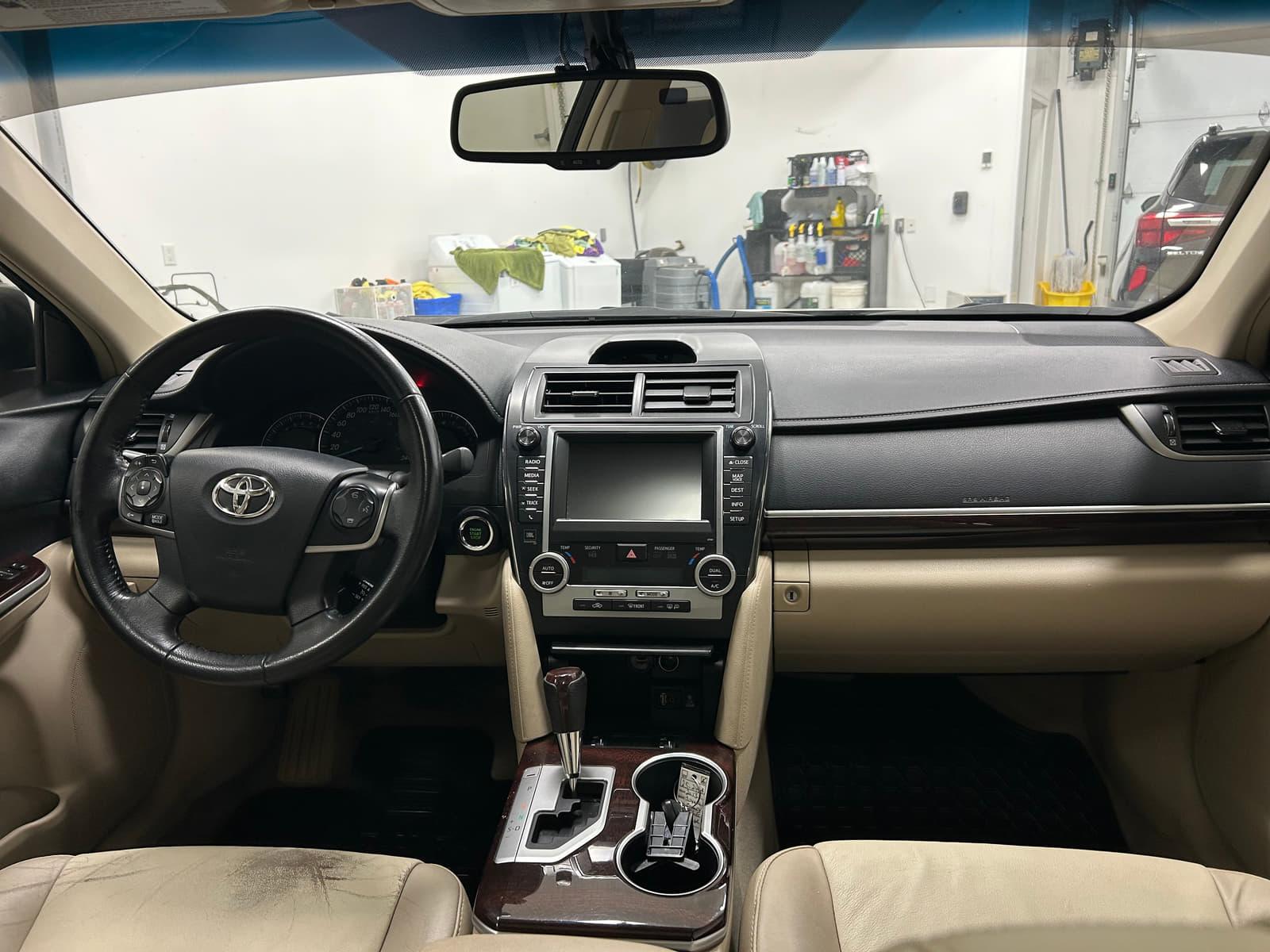 Toyota Camry 2013 - Image 17