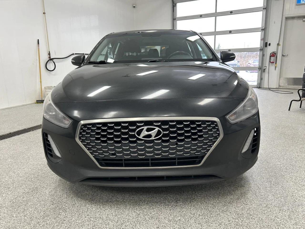 Hyundai Elantra GT 2018 - Image 2
