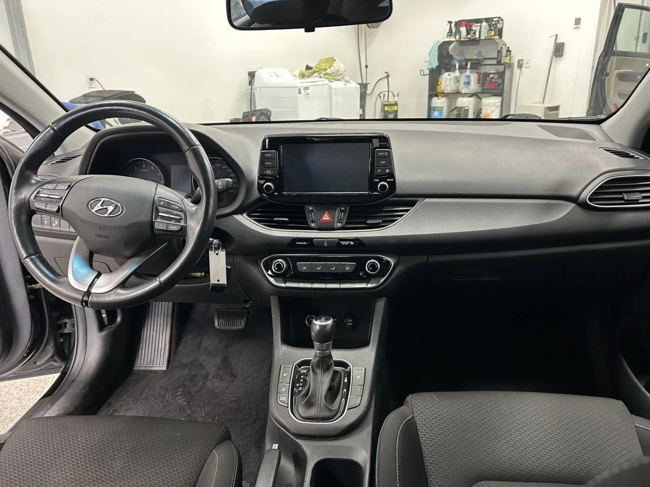 Hyundai Elantra GT 2018 - Image 6