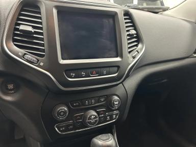 Jeep Cherokee 2023 - Thumbnail 18