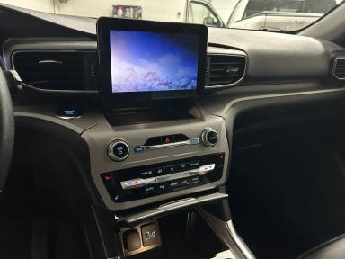 Ford Explorer 2023 - Thumbnail 3