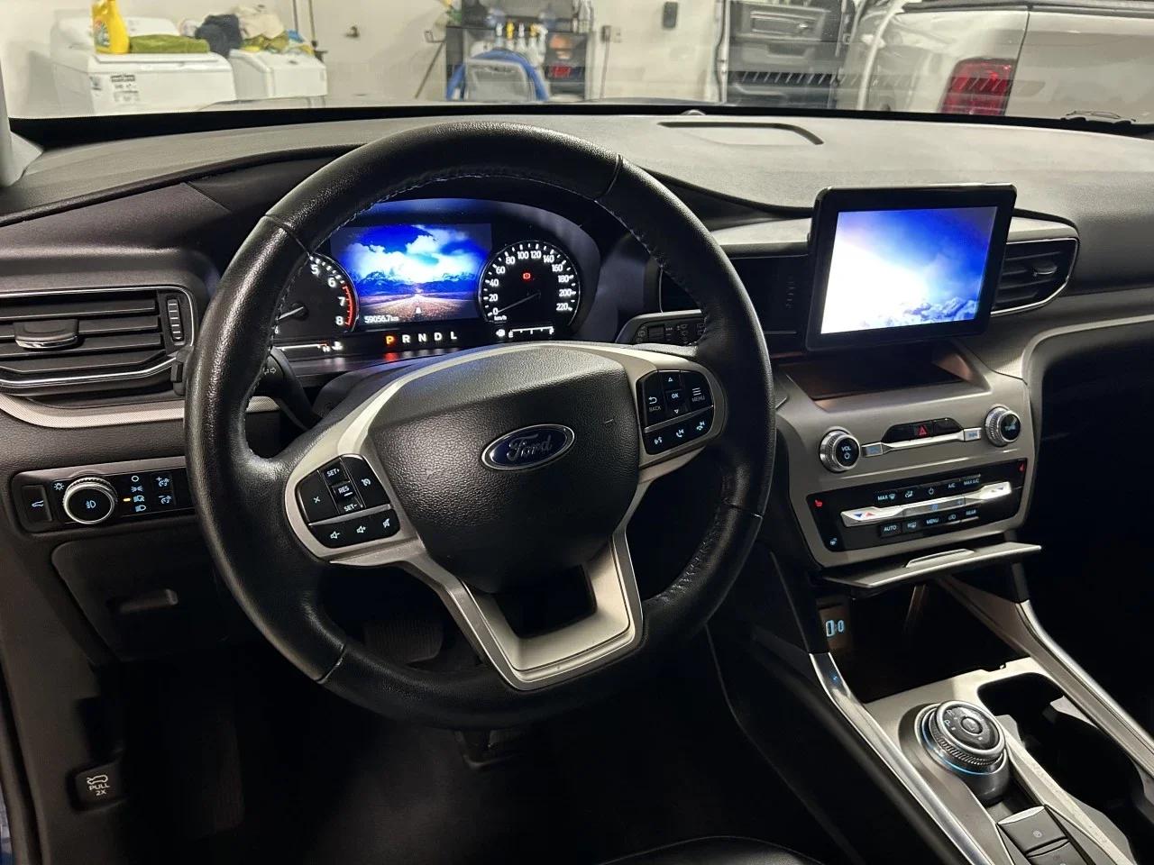 Ford Explorer 2023 - Image 19