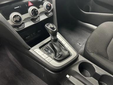 Hyundai Elantra 2020 - Thumbnail 6