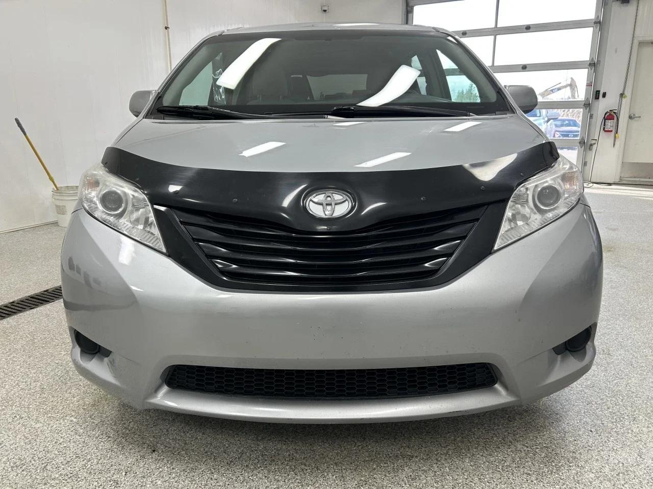 Toyota Sienna 2017 - Image 6