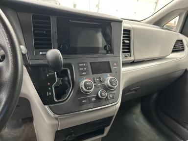 Toyota Sienna 2017 - Thumbnail 17