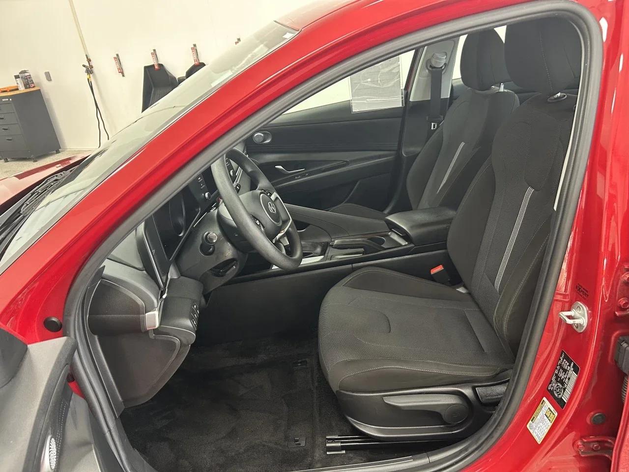 Hyundai Elantra 2022 - Image 5