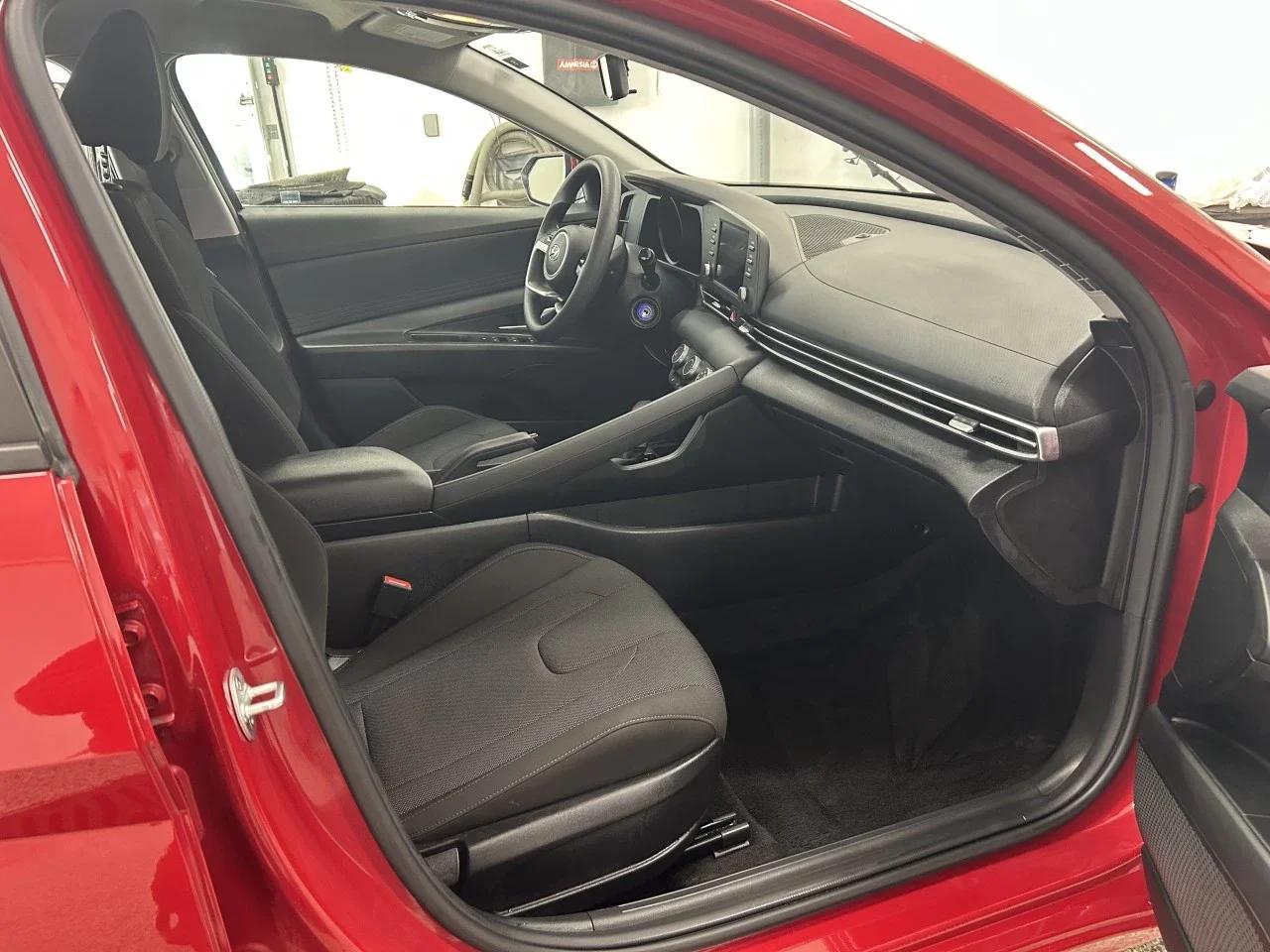 Hyundai Elantra 2022 - Image 7