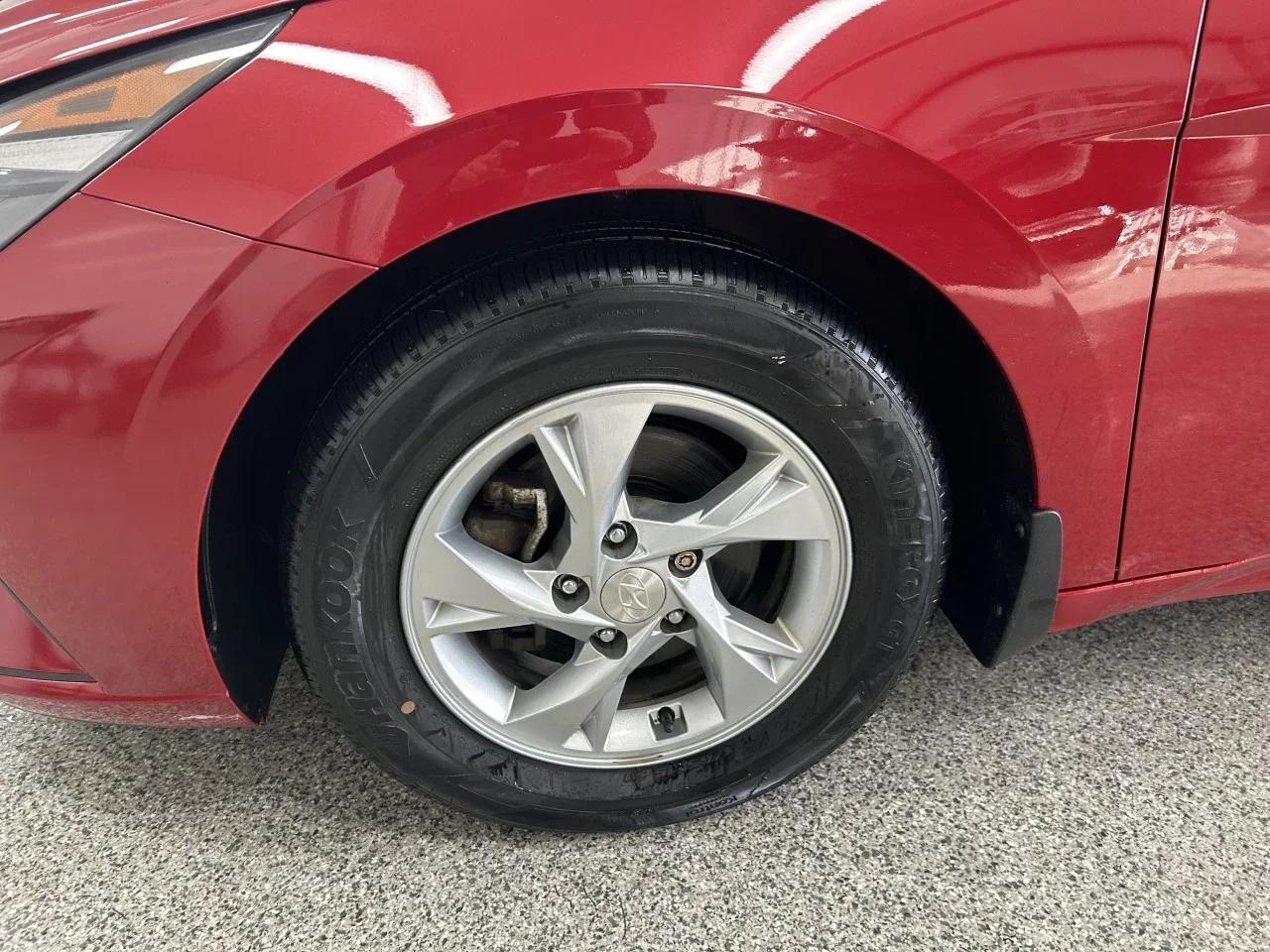 Hyundai Elantra 2022 - Image 9