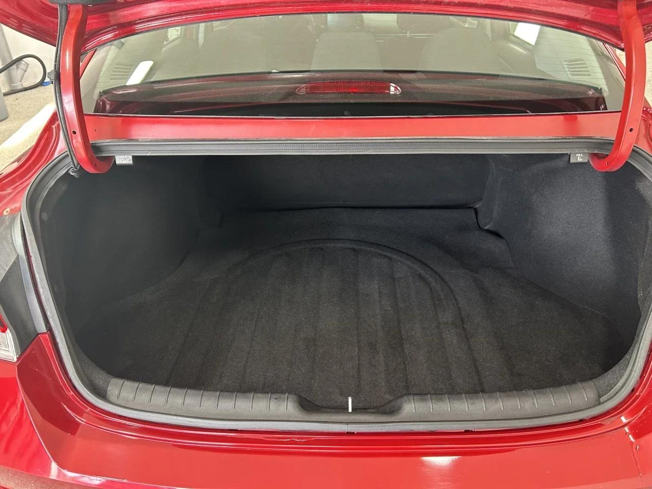 Hyundai Elantra 2022 - Image 11