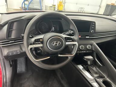 Hyundai Elantra 2022 - Thumbnail 13