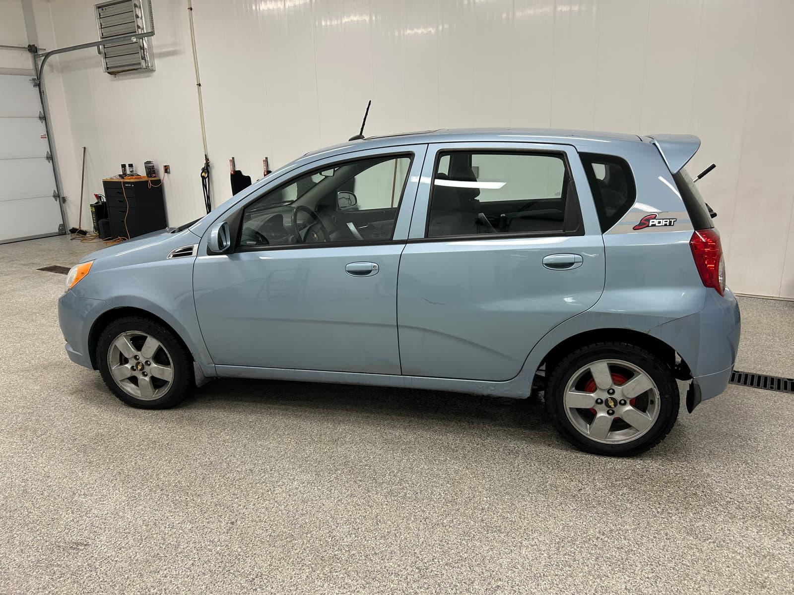Chevrolet Aveo 2011 - Image 2