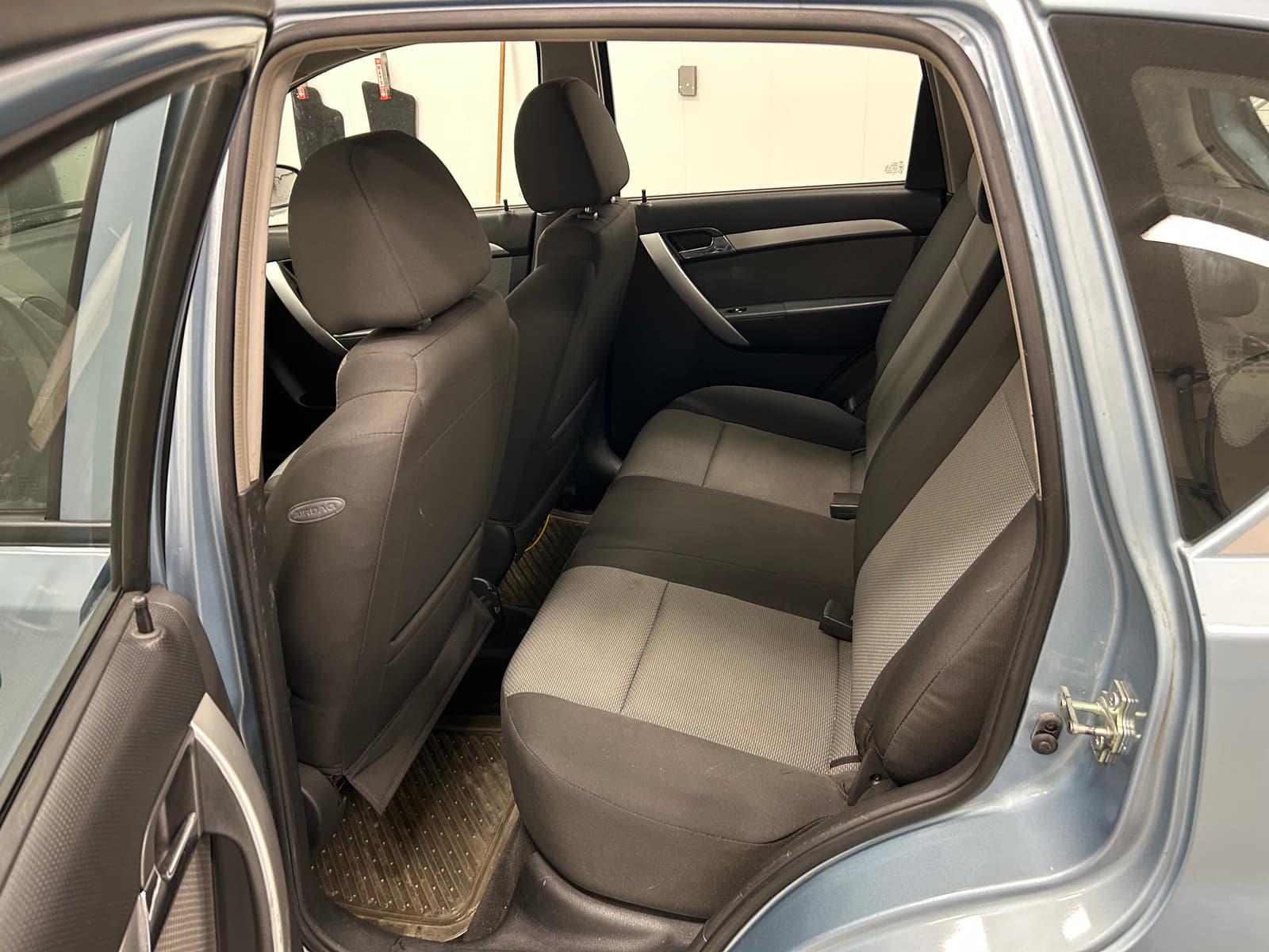 Chevrolet Aveo 2011 - Image 12