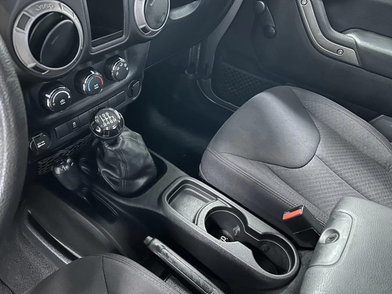 Jeep Wrangler 2013 - Image 10