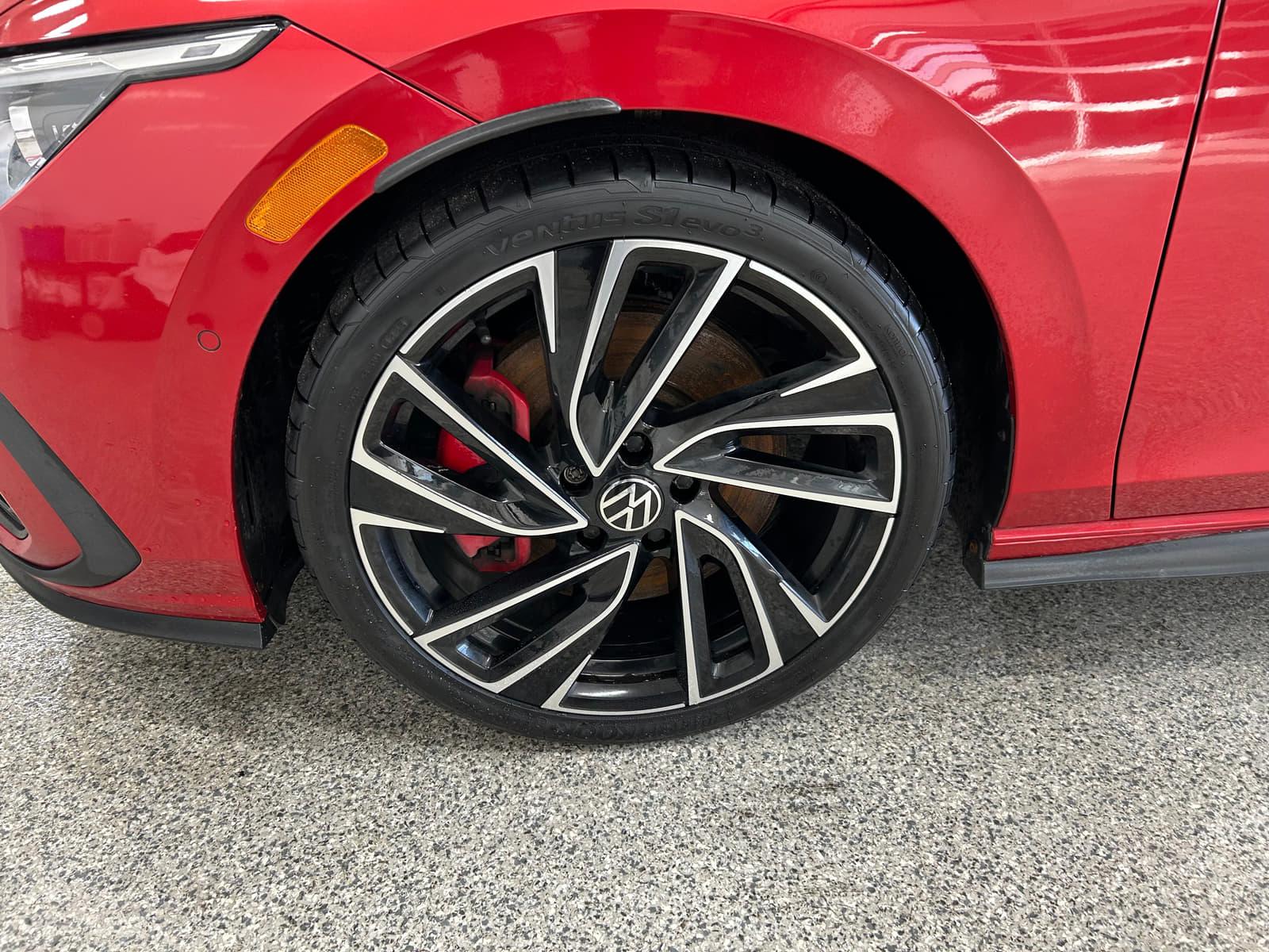 Volkswagen Golf GTI 2022 - Image 2