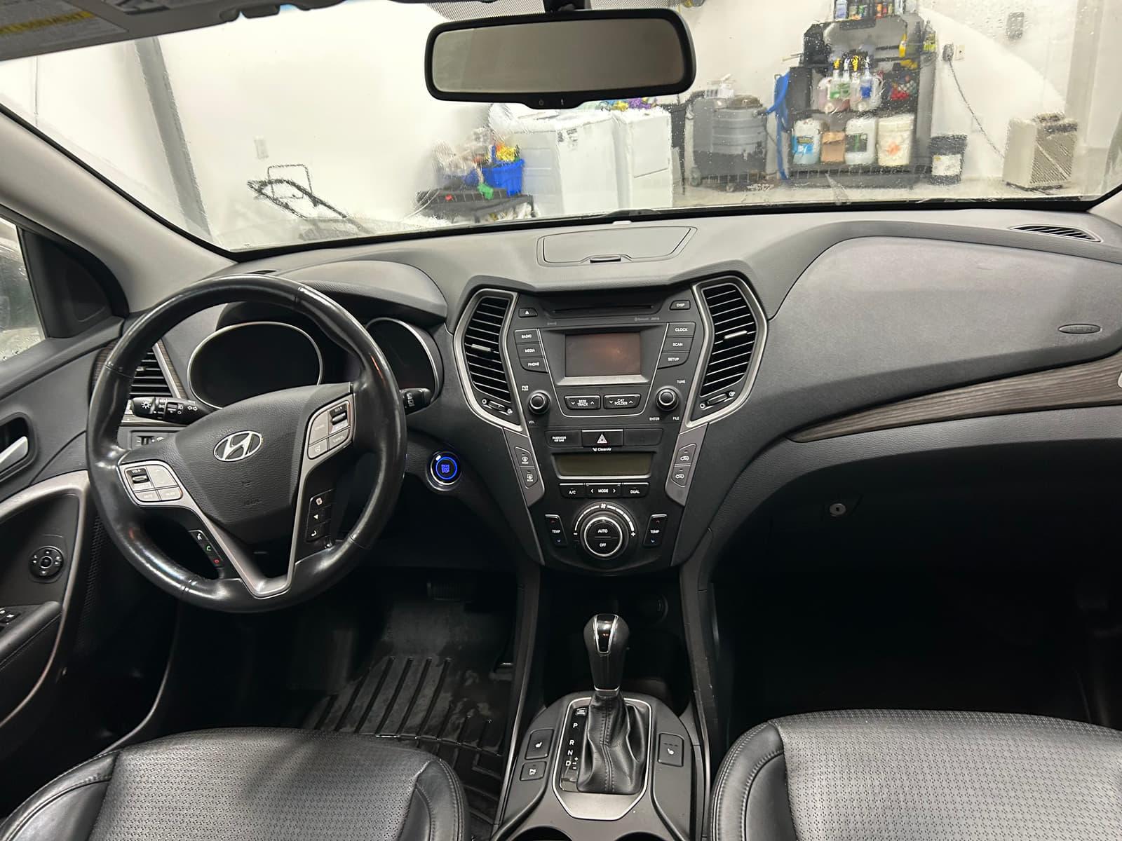 Hyundai Santa Fe 2013 - Image 18