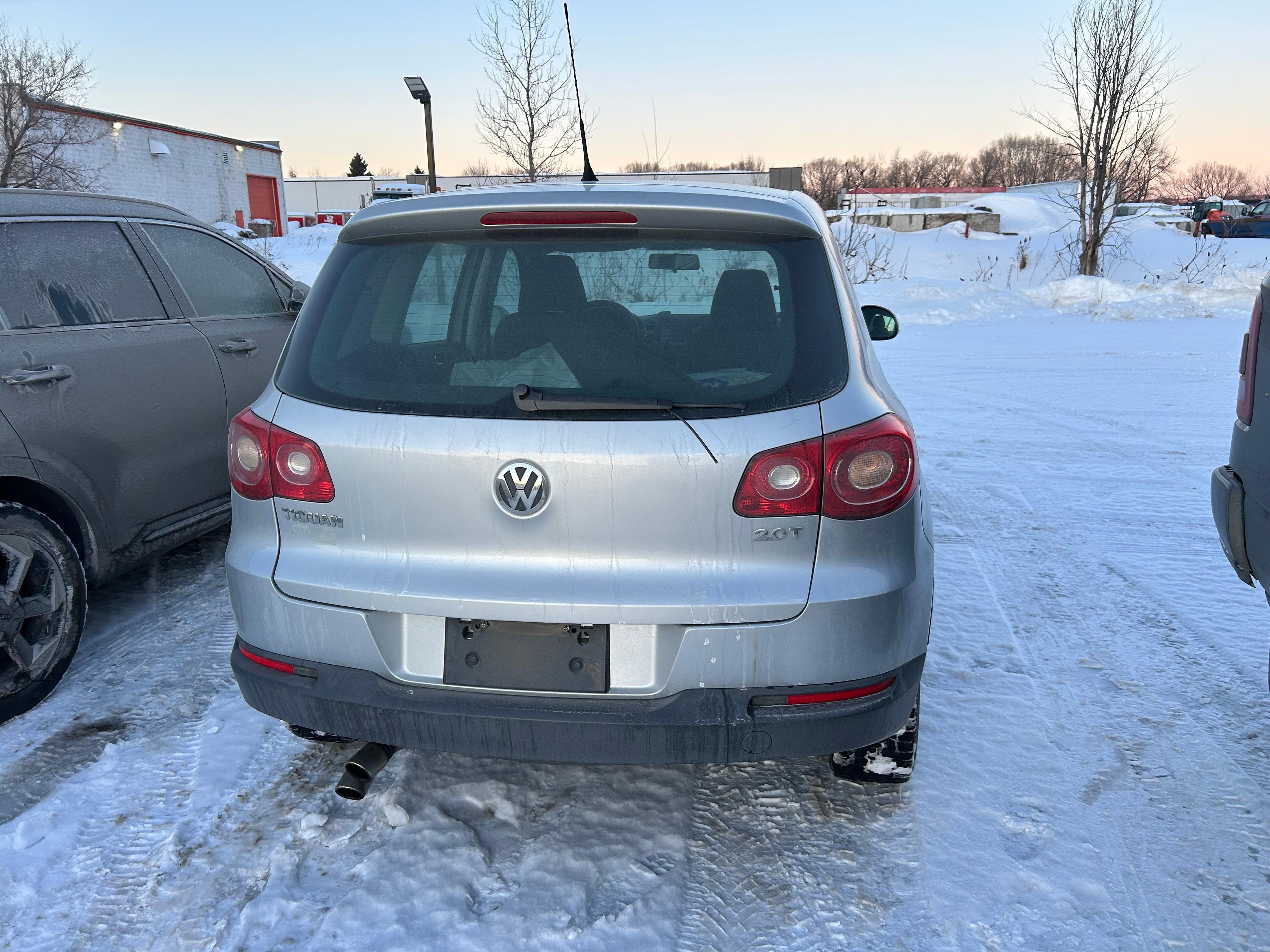 Volkswagen Tiguan 2010 - Image 4