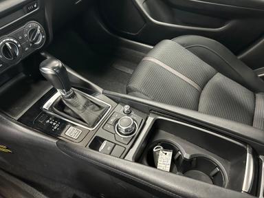 Mazda Mazda3 2018 - Thumbnail 13