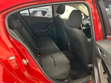 Mazda Mazda3 2018 - Thumbnail 16